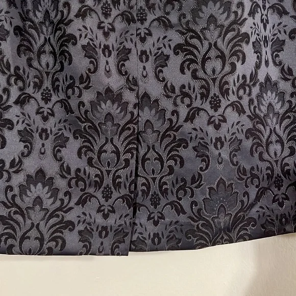Ann Taylor gray damask skirt with pockets! - Picture 5 of 8